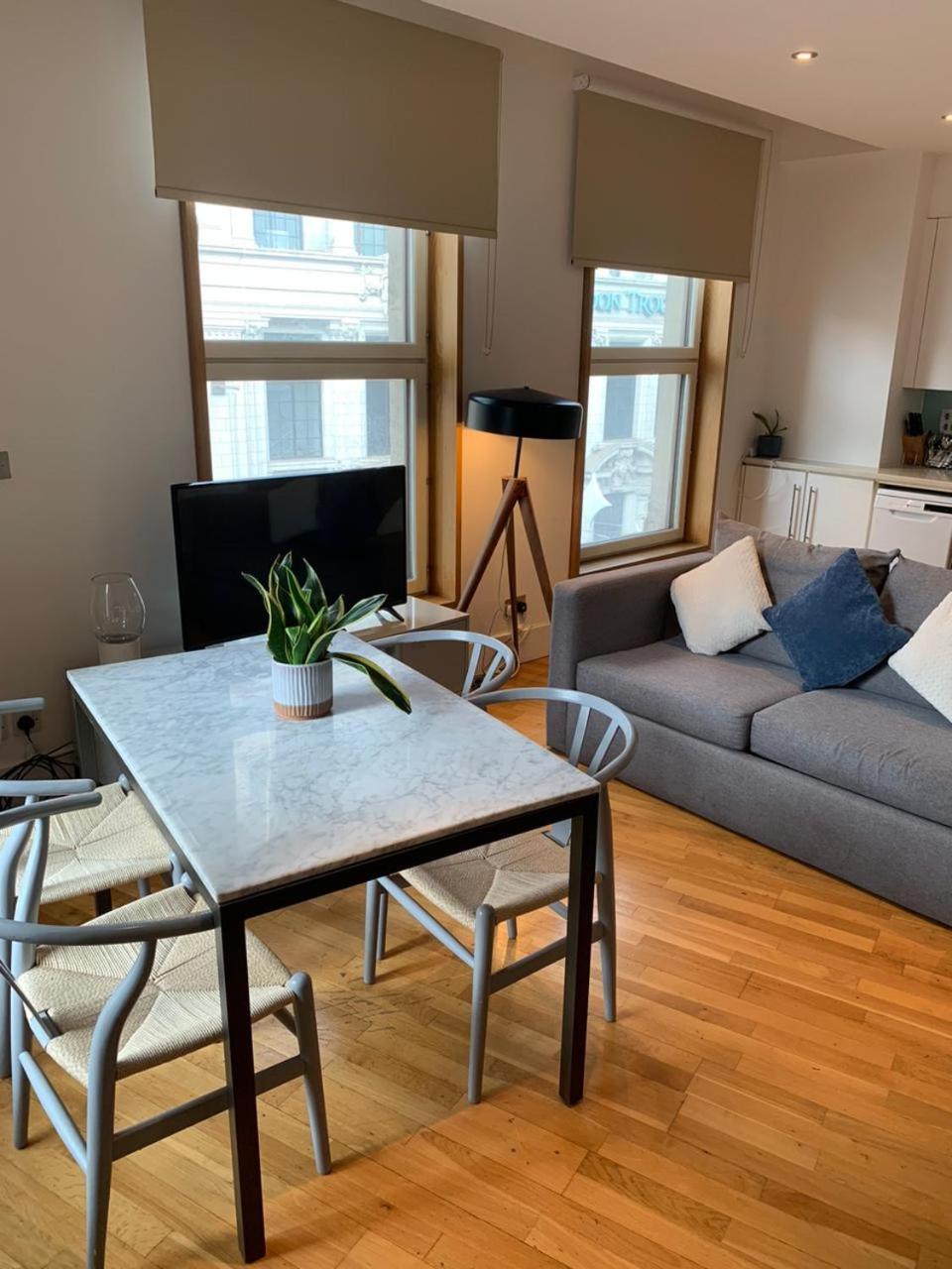 High Apartment In St James Piccadilly Cov10 런던 외부 사진